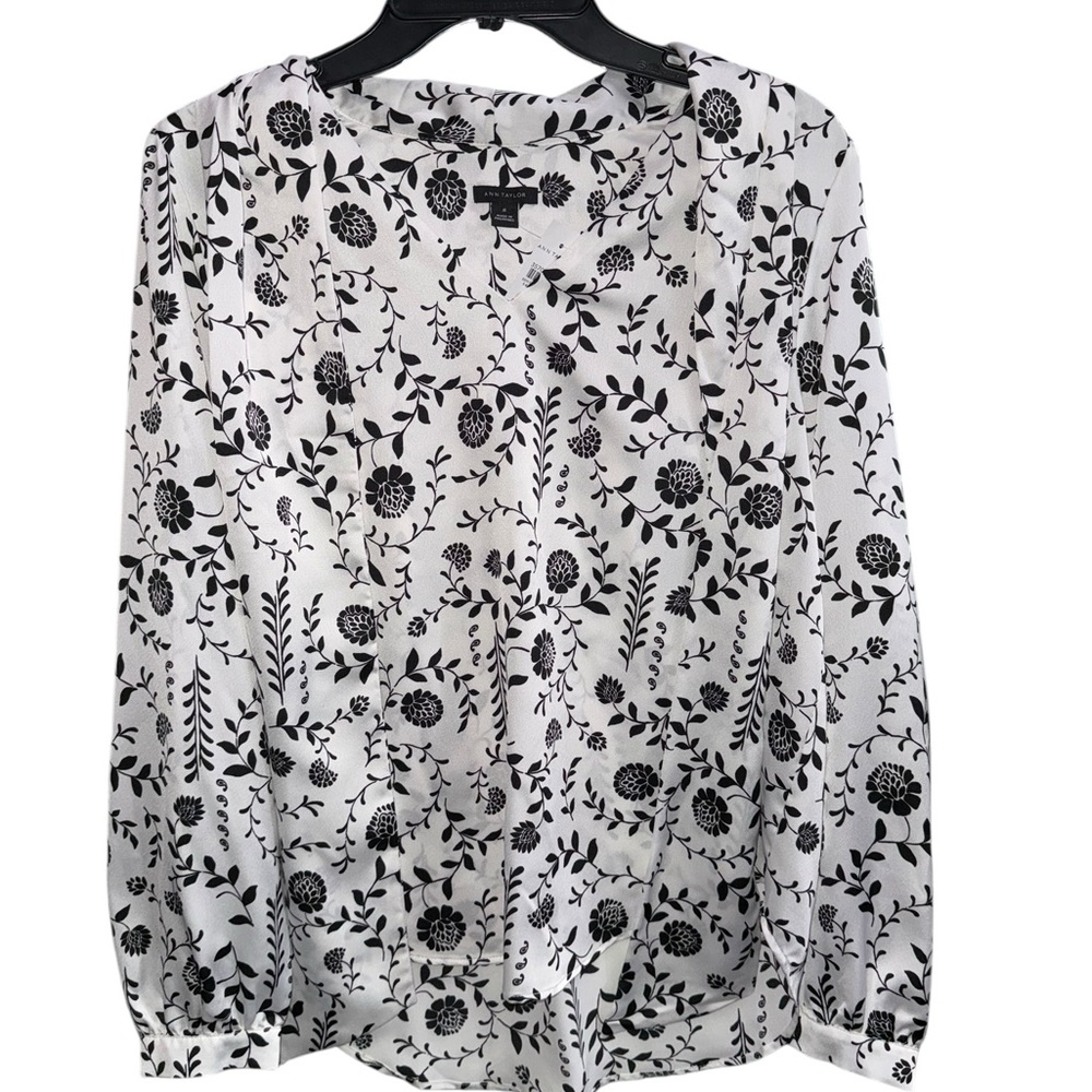 NWT Ann Taylor Black and White Floral Front Tie Long Sleeve Blouse Size Medium